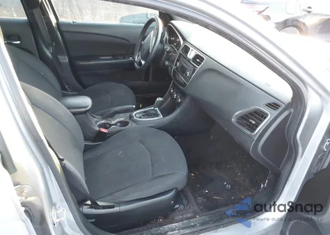 2014 Chrysler 200 Touring z USA, uszkodzony, nr VIN 1C3CCBBB2EN186251